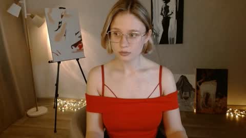 Michelle  online show from September 22, 2025, 7:54 am