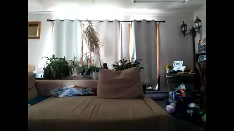 Snapshot of charmingatom chatting on April 5, 2026, 9:01 pm charmingatom online show from April 5, 2026, 9:01 pm