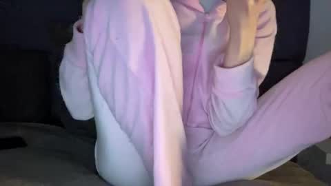 Snapshot of chase_vicky chatting on May 3, 2026, 9:43 pm Vicky online show from May 3, 2026, 9:43 pm