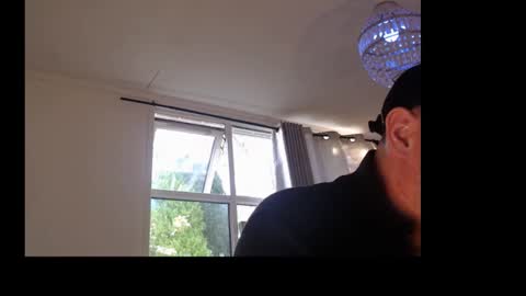 chazdiniro online show from November 2, 2025, 8:06 am