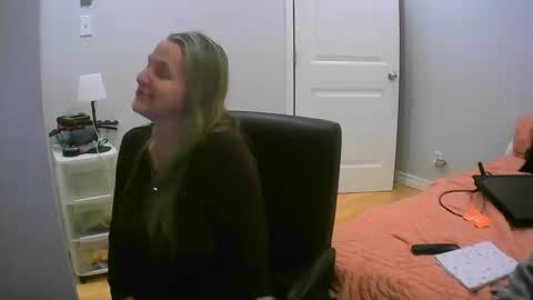 chealsiek online show from October 13, 2025, 1:16 am