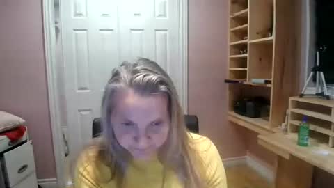 chealsiek online show from December 1, 2025, 3:22 am