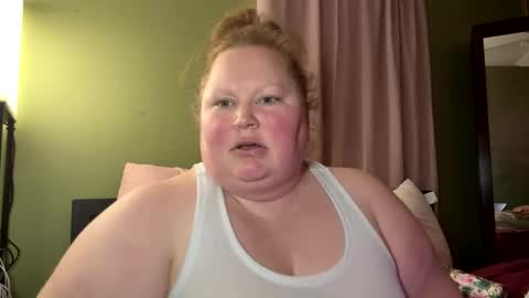 Snapshot of cheekysiren614 chatting on February 18, 2025, 2:27 am Cheeky Siren online show from February 18, 2025, 2:27 am