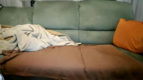 Snapshot of cheesy4444 chatting on November 27, 2025, 10:56 pm Tom online show from November 27, 2025, 10:56 pm