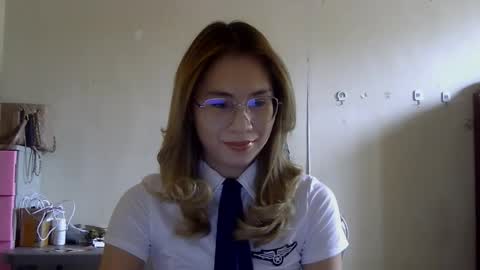 chelly4u69 online show from September 16, 2025, 4:35 am
