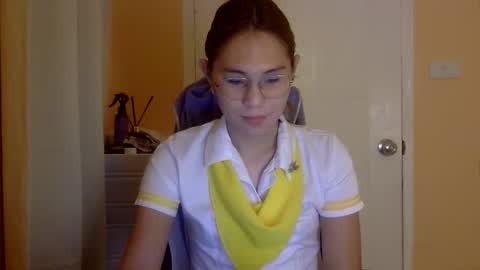 chelly4u69 online show from December 17, 2025, 11:22 pm