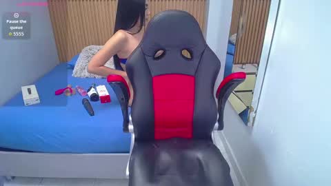 Snapshot of chelsypickman chatting on October 2, 2025, 3:35 am  C H E L S Y online show from October 2, 2025, 3:35 am