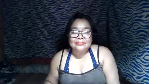 chenita_kits online show from December 15, 2025, 11:14 am