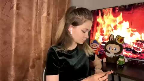 Snapshot of cherepasceri chatting on January 13, 2026, 8:25 pm Elizabeth you can call me Elly online show from January 13, 2026, 8:25 pm