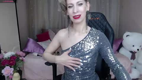 Adriana online show from December 6, 2024, 5:20 am