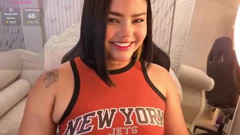 cherry_bunny_cn online show from June 6, 2026, 1:38 pm