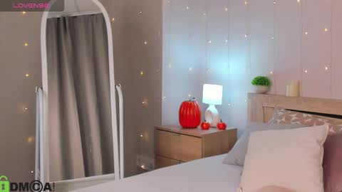 cherry_pr1ce online show from November 17, 2025, 12:27 am