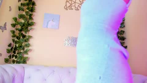 Sussan Cherry  online show from December 10, 2024, 5:39 am