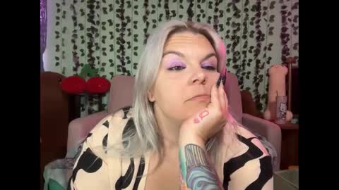 Snapshot of cherryb0mbb0mb chatting on May 30, 2026, 7:05 am CherryBombBomb online show from May 30, 2026, 7:05 am