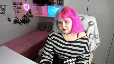 Snapshot of cherrybounce chatting on February 7, 2026, 9:40 pm Sarah online show from February 7, 2026, 9:40 pm