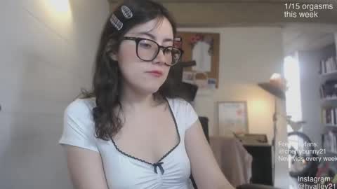 Sarah Prez online show from April 5, 2026, 8:39 pm