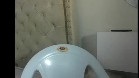 cherry online show from December 1, 2025, 1:49 pm