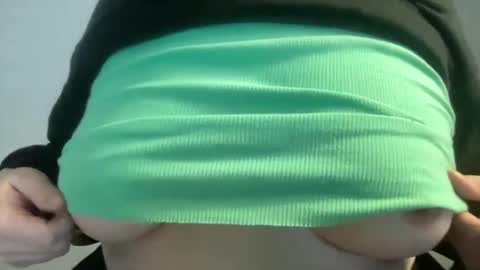 CherryJune online show from February 3, 2025, 1:19 pm