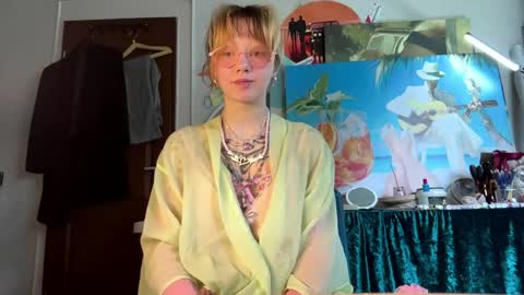 Snapshot of cherrylcornes chatting on May 3, 2026, 12:33 pm Nika online show from May 3, 2026, 12:33 pm