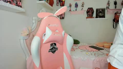 cherrycute666 online show from September 19, 2025, 2:46 am