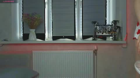 Lysia online show from April 12, 2026, 1:38 pm