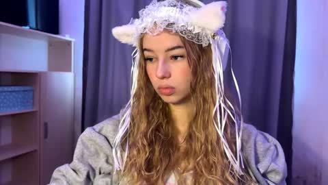 Evie online show from October 24, 2025, 7:27 am