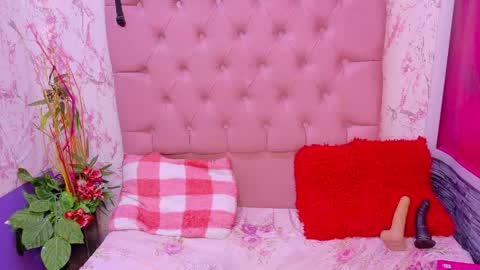ISABELLA online show from June 3, 2026, 3:06 pm