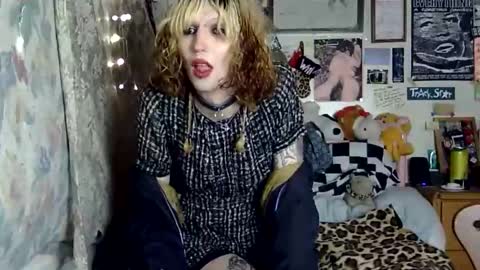 cher strauberry online show from October 16, 2025, 3:18 am