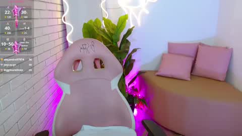 Chiara  online show from February 21, 2025, 9:34 am