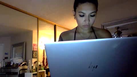 chicagobabe312 online show from April 15, 2026, 6:42 am