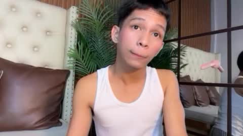 chick_renz online show from June 1, 2026, 2:19 pm