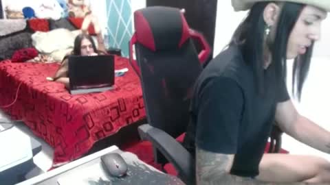 chico_explosivo online show from September 17, 2025, 1:51 am