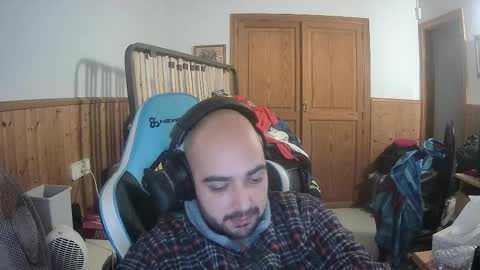 chicomallorca96 online show from January 19, 2025, 2:28 pm