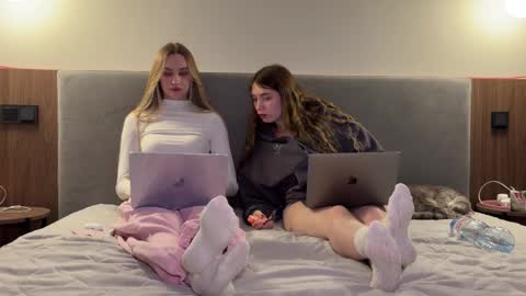 Goddess Vika - owner of all ur money online show from November 14, 2025, 3:44 pm