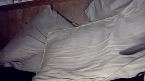 Chilling online show from September 21, 2025, 2:35 am