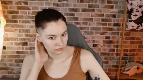 Bella online show from December 4, 2025, 9:07 am