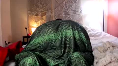 yoursensualparadise online show from March 14, 2026, 9:53 pm