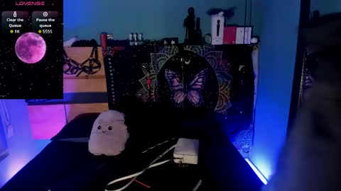 Chloeallennn  online show from June 9, 2026, 9:43 am