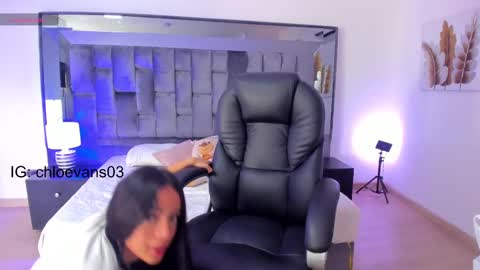 Chloe online show from March 4, 2025, 11:29 am