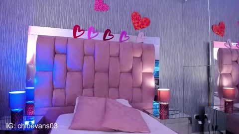 Chloe online show from September 30, 2025, 11:37 am