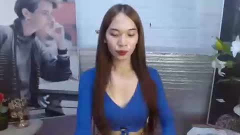 chloe_bilat online show from September 27, 2025, 11:37 am