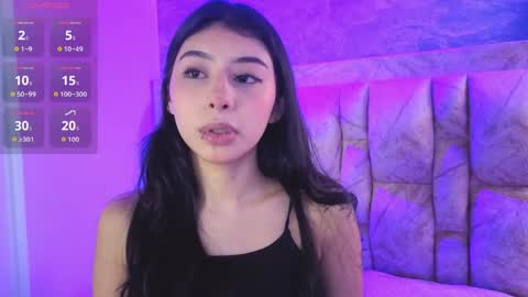 chloe_bluee_ online show from June 9, 2026, 11:33 am