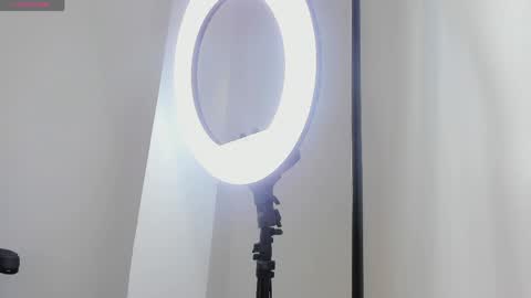 chloe online show from April 1, 2026, 11:33 am