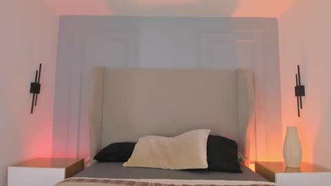 Chloe online show from March 6, 2026, 12:12 pm