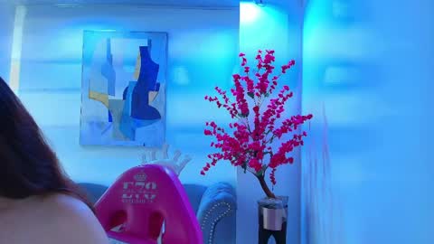 Chloe online show from April 2, 2026, 11:19 am