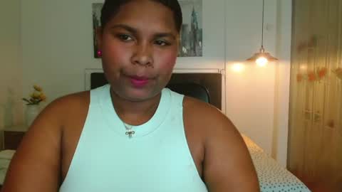 chloe_jewe online show from June 12, 2026, 2:27 pm