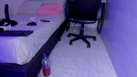 Chloe online show from January 11, 2025, 6:03 am