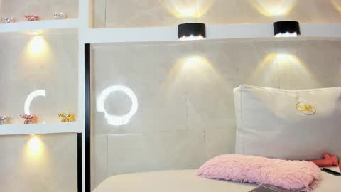  CHLOE  online show from October 11, 2025, 7:40 am