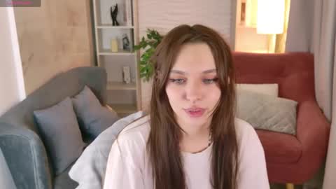 Snapshot of chloe_sunny chatting on May 1, 2026, 6:23 pm Chloe online show from May 1, 2026, 6:23 pm