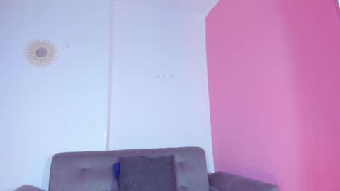 Chloe Miller  online show from October 19, 2025, 3:51 am